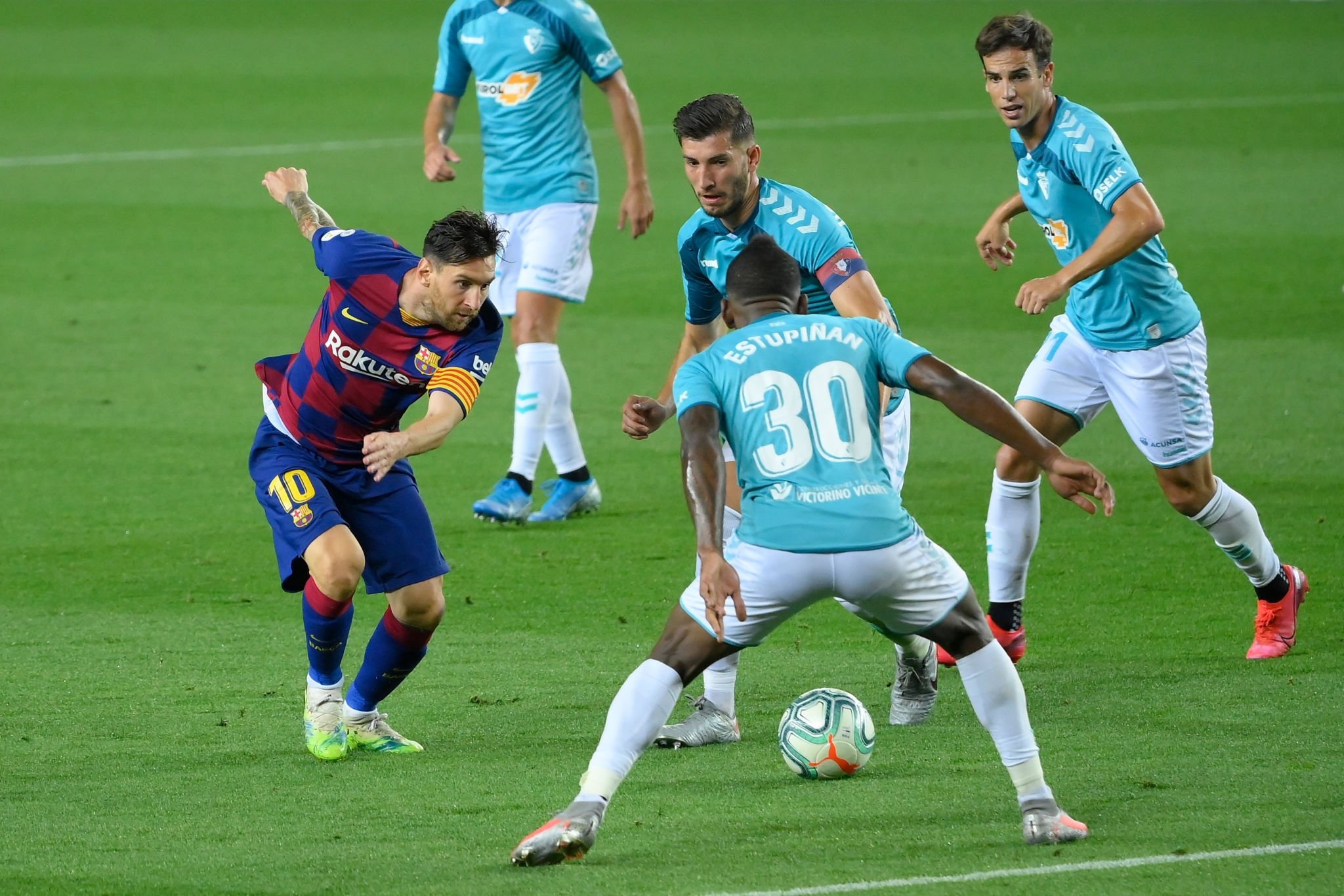 Барселона осасуна. Estupinan Football. Футболисты фото форма Осасуна нови. Live Bola Liga Spanyol.