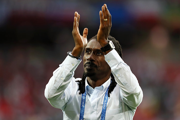 Все любят тренера Сенегала. Он меняет африканский футбол и носит часы за 150 тысяч евро