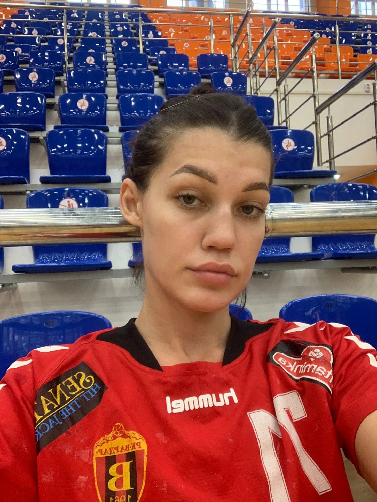 Olimpbet Суперлига. Алиса Дворцевая: "Гандбол нравится за жёсткость! Просто нужно уметь падать", изображение №5