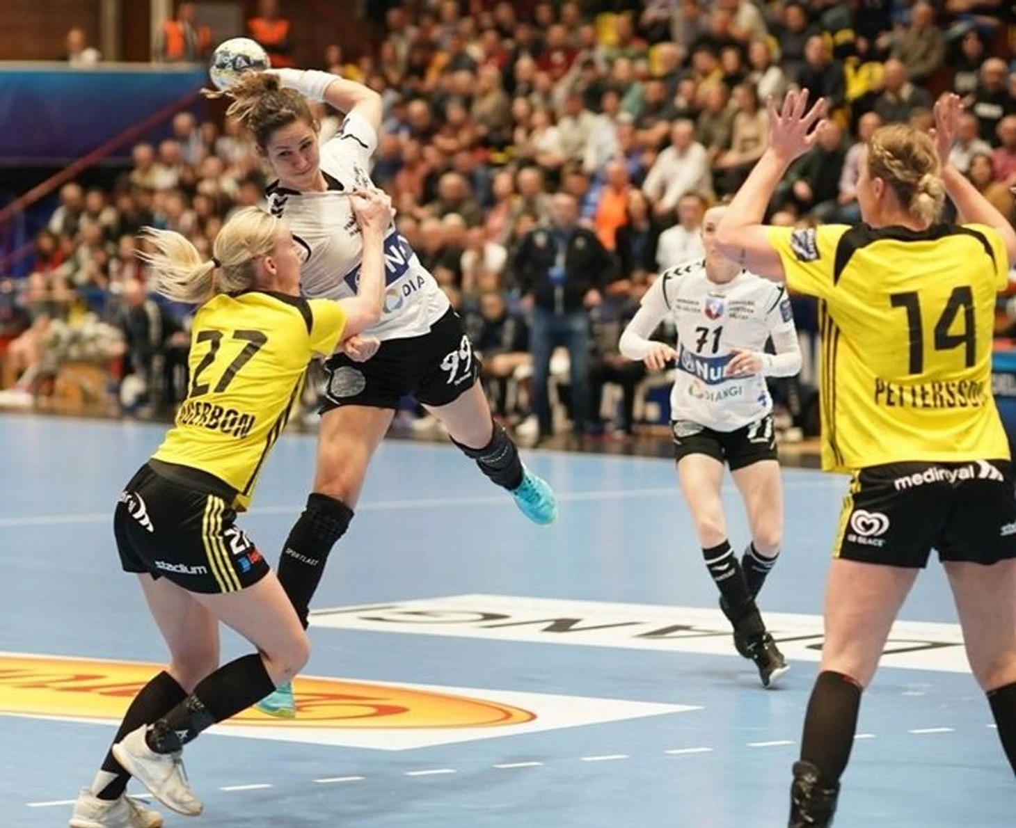 Лига чемпионов. "Вылча" идет дальше. На очереди — "Ростов" и "Бухарест"?, изображение №1