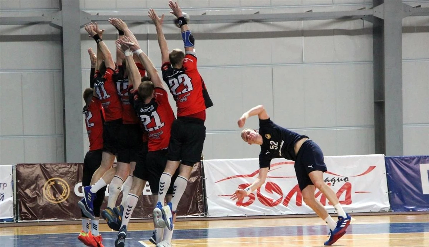 Olimpbet Суперлига. "Швейцарские хоккеисты" из Перми и "аргентинские футболисты" из Москвы, изображение №3