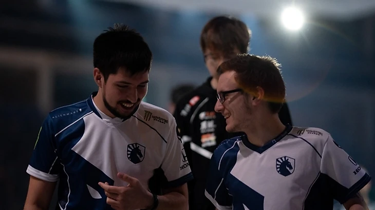 w33 и Miracle-, после очередной победы