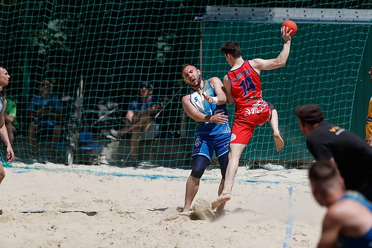 Все — на пляж! Шок-контест. "Виктор" снова проиграл "Спартаку": судьба медалей решится в Белгороде, изображение №2