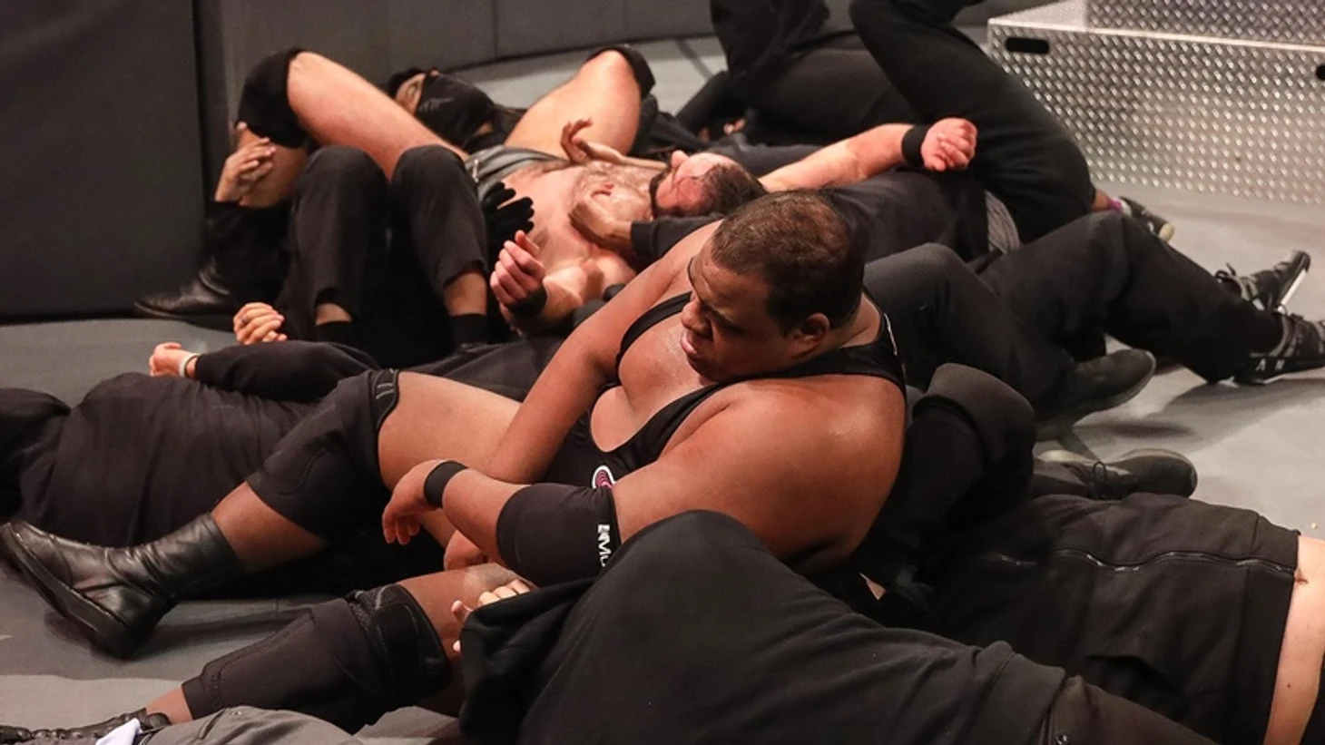 Обзор WWE Monday Night RAW 14.09.2020, изображение №24
