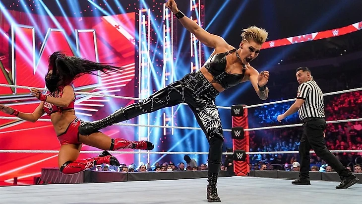 Обзор WWE Monday Night RAW 20.12.2021, изображение №22