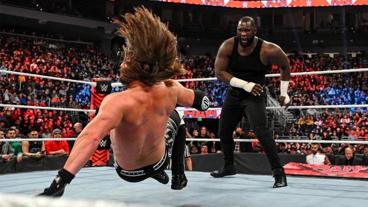 Обзор WWE Monday Night RAW 20.12.2021, изображение №13