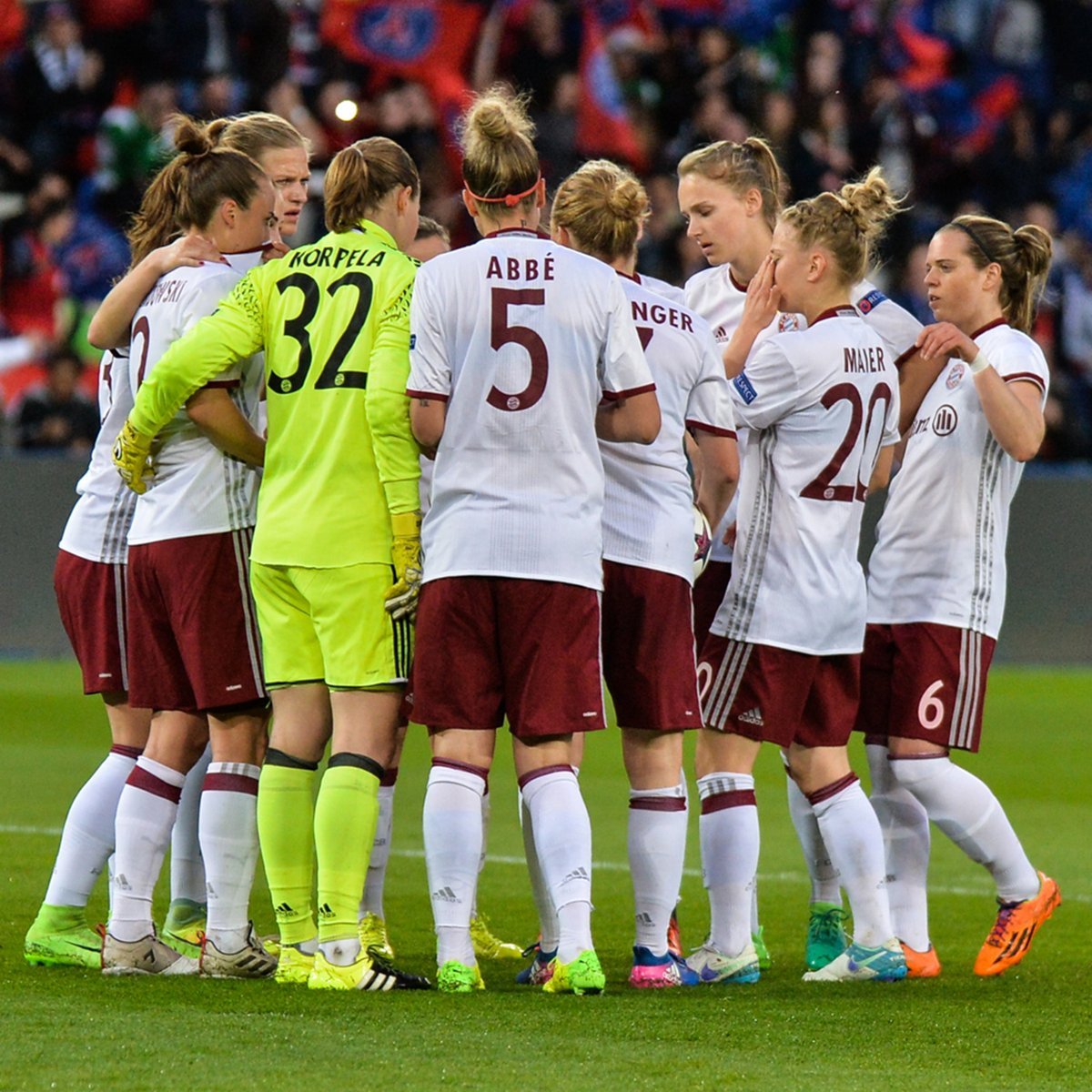 Бавария, женский футбол, сборная Нидерландов жен, сборная Германии жен, Лига чемпионов УЕФА, сборная Финляндии жен