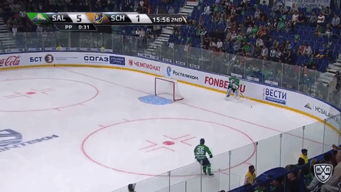 Защитник «Салавата» прошел с шайбой всю площадку и забил гол. Очень круто