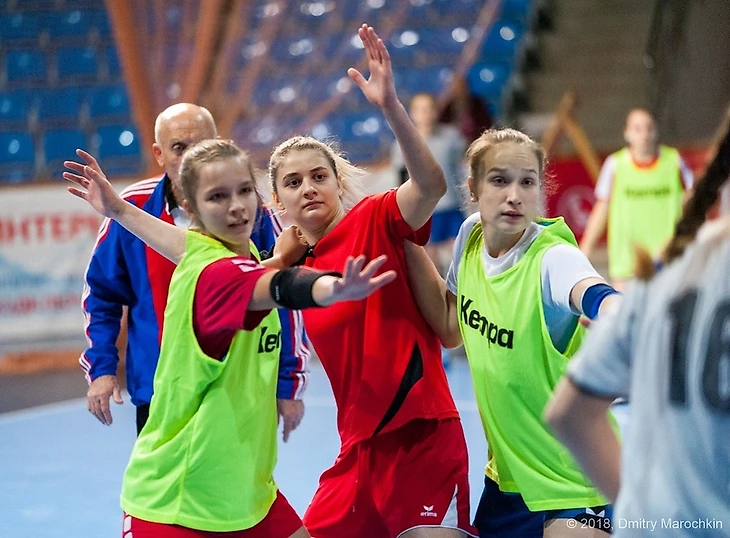 Девичья сборная в Подмосковье. Михаил Измайлов: работа под девизом "Вспомнить все!", изображение №3