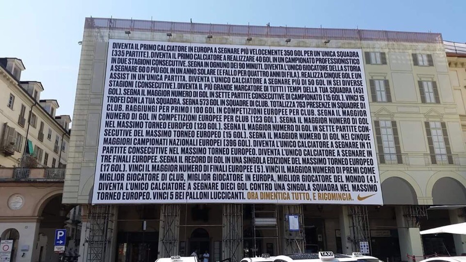 Гениальный баннер компании Nike в Турине
