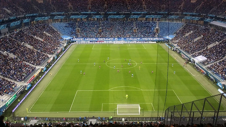 За воротами