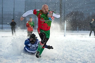 Снег – не беда: как в России играют в снежное регби