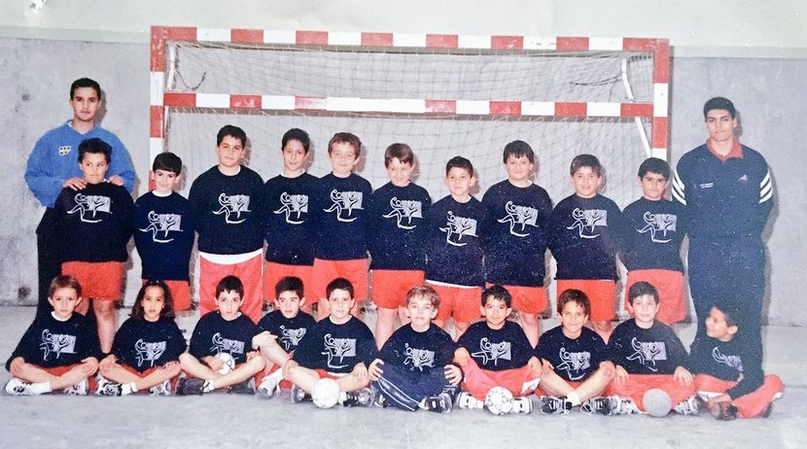 Даниэль Гордо в составе детской команды (крайний слева в верхнем ряду)