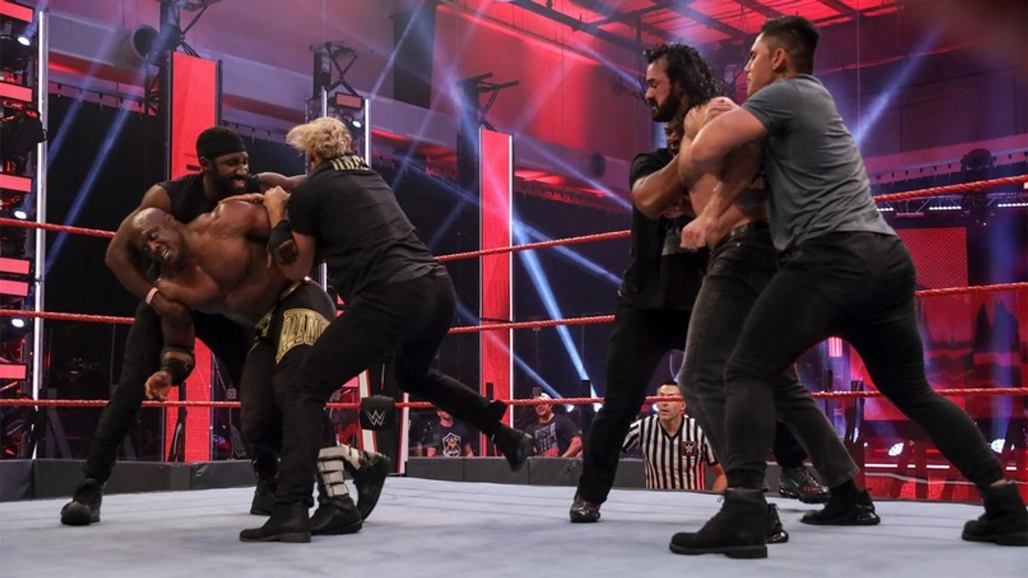 Обзор WWE Monday Night RAW 25.05.2020, изображение №22