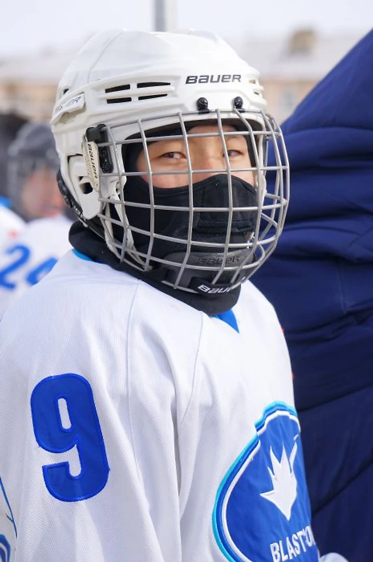 Фрагмент финального турнира чемпионата Монголии по хоккею в Шарын Голе