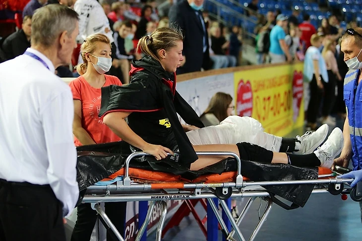 Травма Елизаветы Малашенко в полуфинале Суперлиги