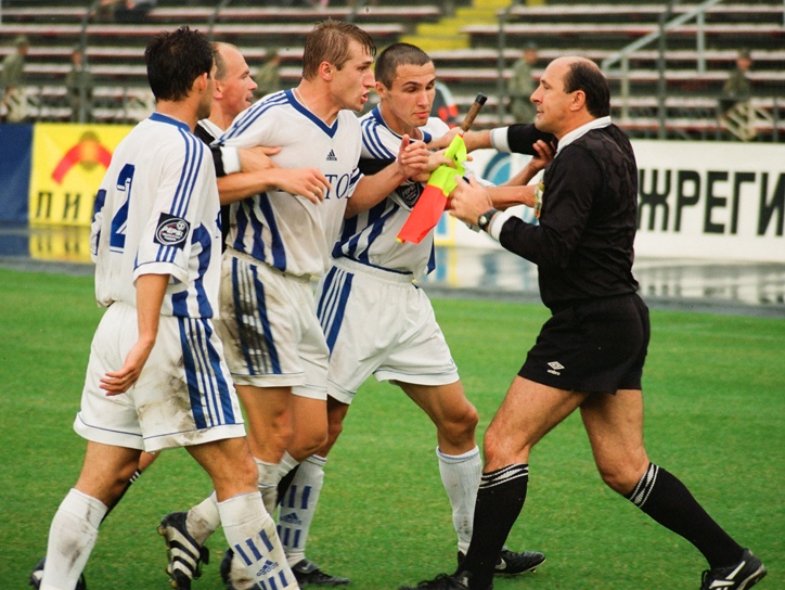 Short-Архив №8. Чемпионат России по футболу 1999. «Финал Кубка УЕФА в Москве. Итоги десятилетия»