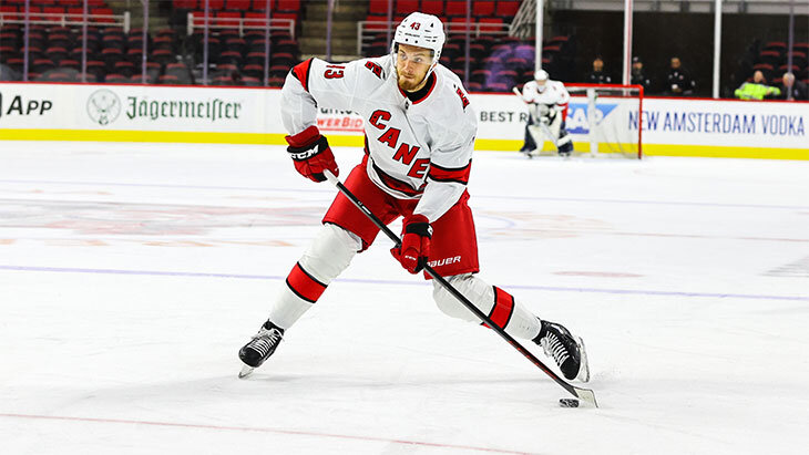 «Балабанов показывал Россию того времени, сейчас беспредела меньше». Григорий Дронов летом уехал в НХЛ, но уже вернулся