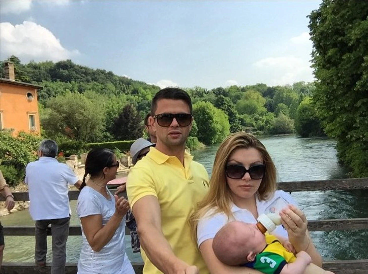 https://photobooth.cdn.sports.ru/preset/post/8/09/0007c109142bcb3e63fb860841955.jpeg