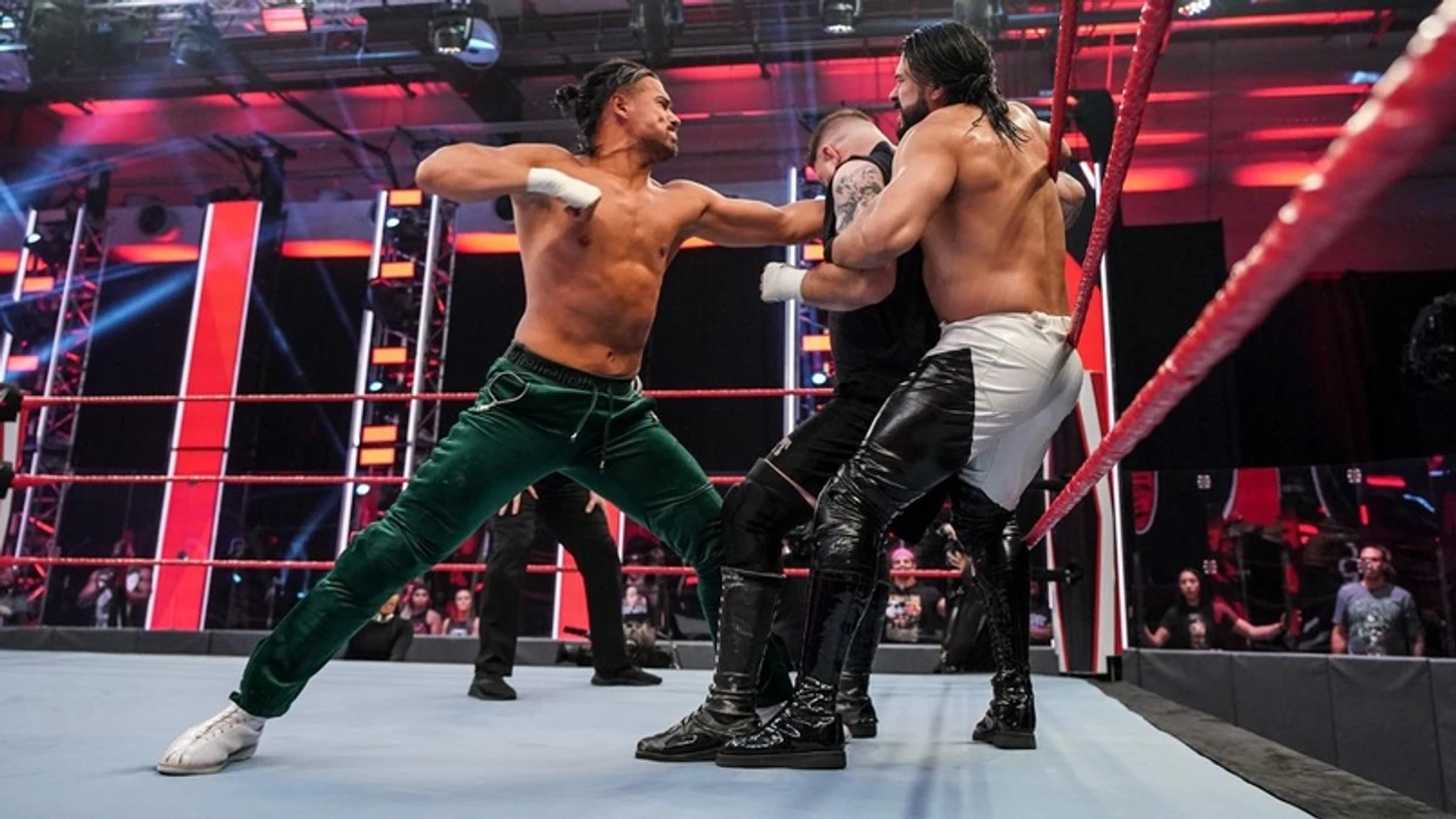 Обзор WWE Monday Night RAW 08.06.2020, изображение №17