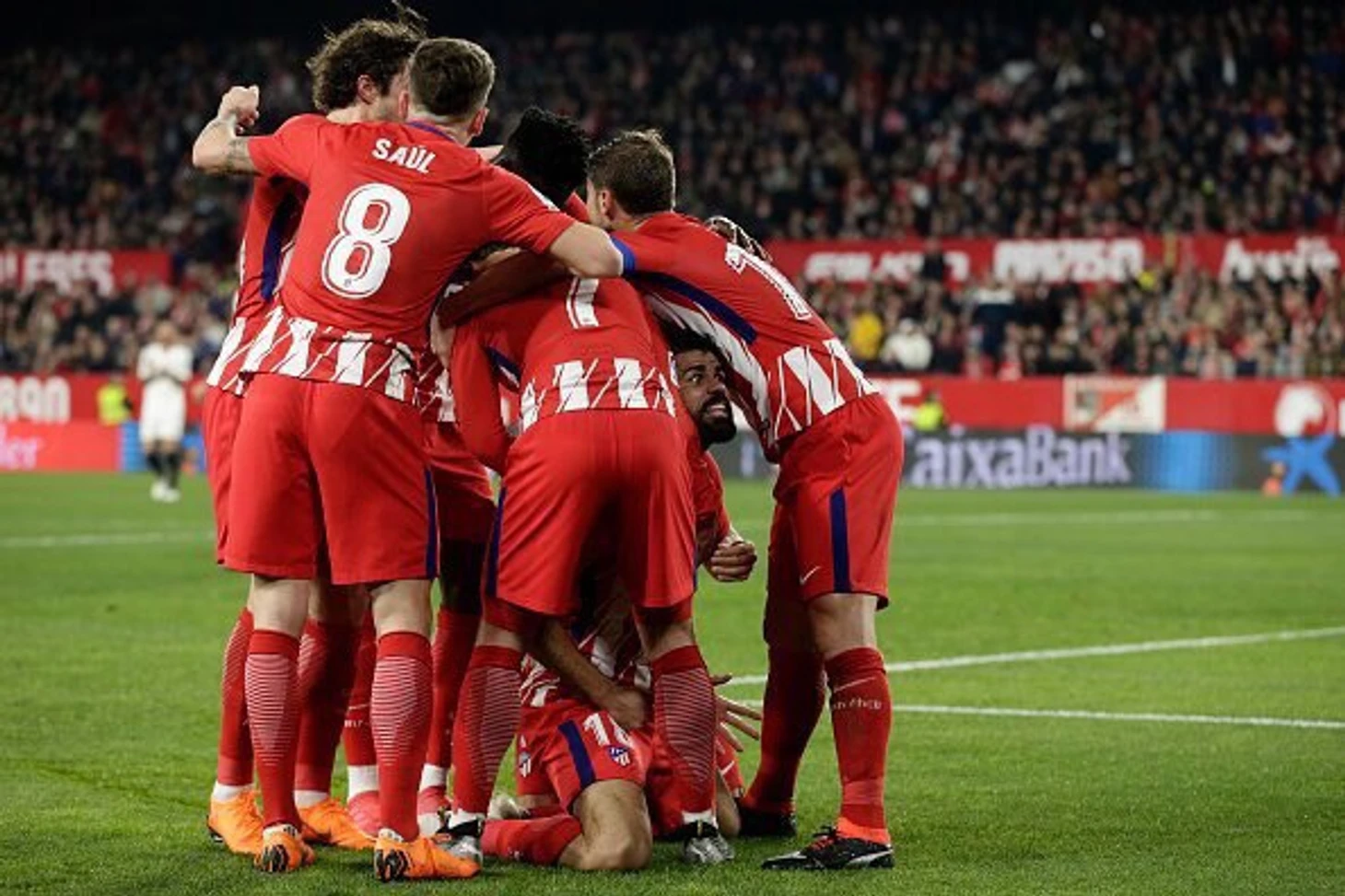 Празднуют гол