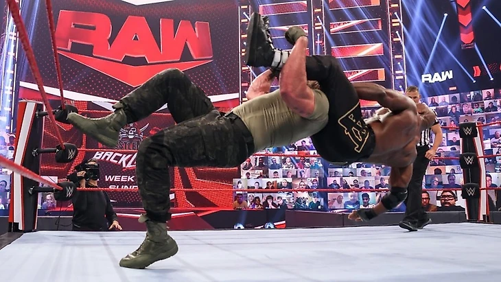 Обзор WWE Monday Night RAW 03.05.2021, изображение №31
