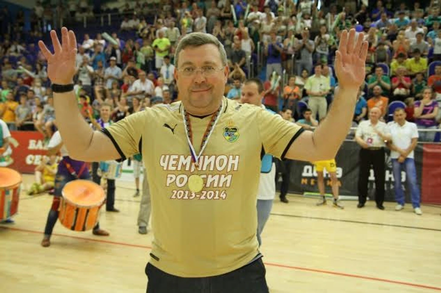 https://photobooth.cdn.sports.ru/preset/post/8/1a/2215dc15448d6b39e006e416ed2c7.jpeg