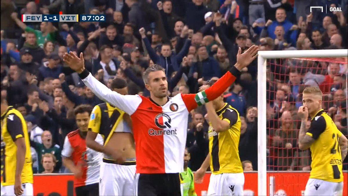 Роскошный штрафной ван Перси в ворота «Витесса» Слуцкого