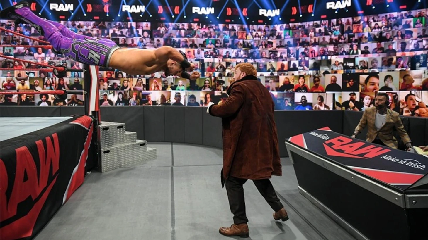 Обзор WWE Monday Night RAW 26.04.2021, изображение №9