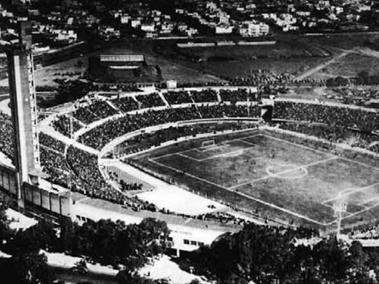 Первый чемпионат. Стадион Сентенарио 1930. Уругвай 1930. Первый Чемпионат мира по футболу 1930. Уругвай ЧМ 1930.