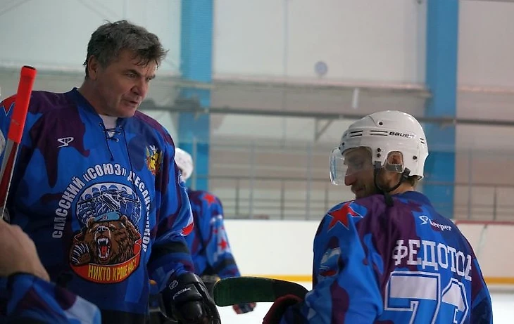 Фрагмент матча между командами ХК &quout;Нижний Ломов&quout; и ХК &quout;Союз&quout; (Спасск)