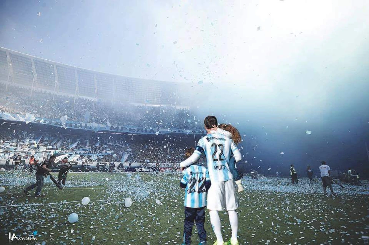 https://photobooth.cdn.sports.ru/preset/post/8/51/eeffbe0d54e878c1de2bb14093c53.jpeg