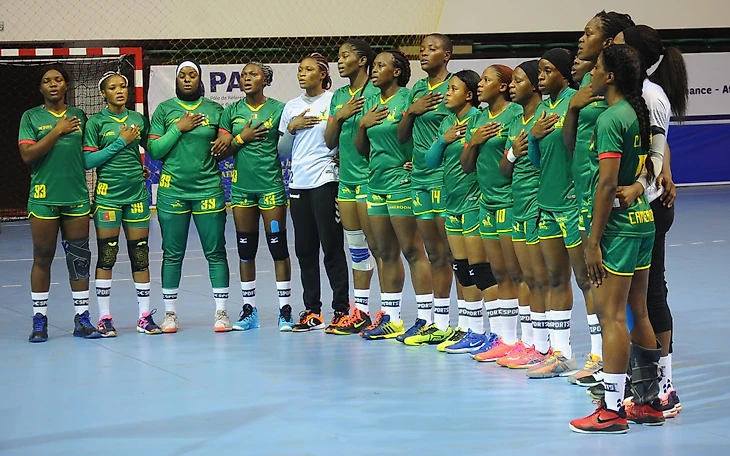 Чемпионка Европы в сборной Камеруна. 23-летняя Каришма Эко в хиджабе — новый лидер "львиц", изображение №1