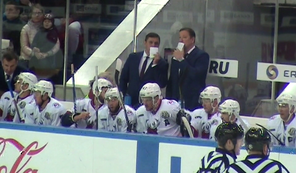 «Полустоячий хоккей не проходит» (с)