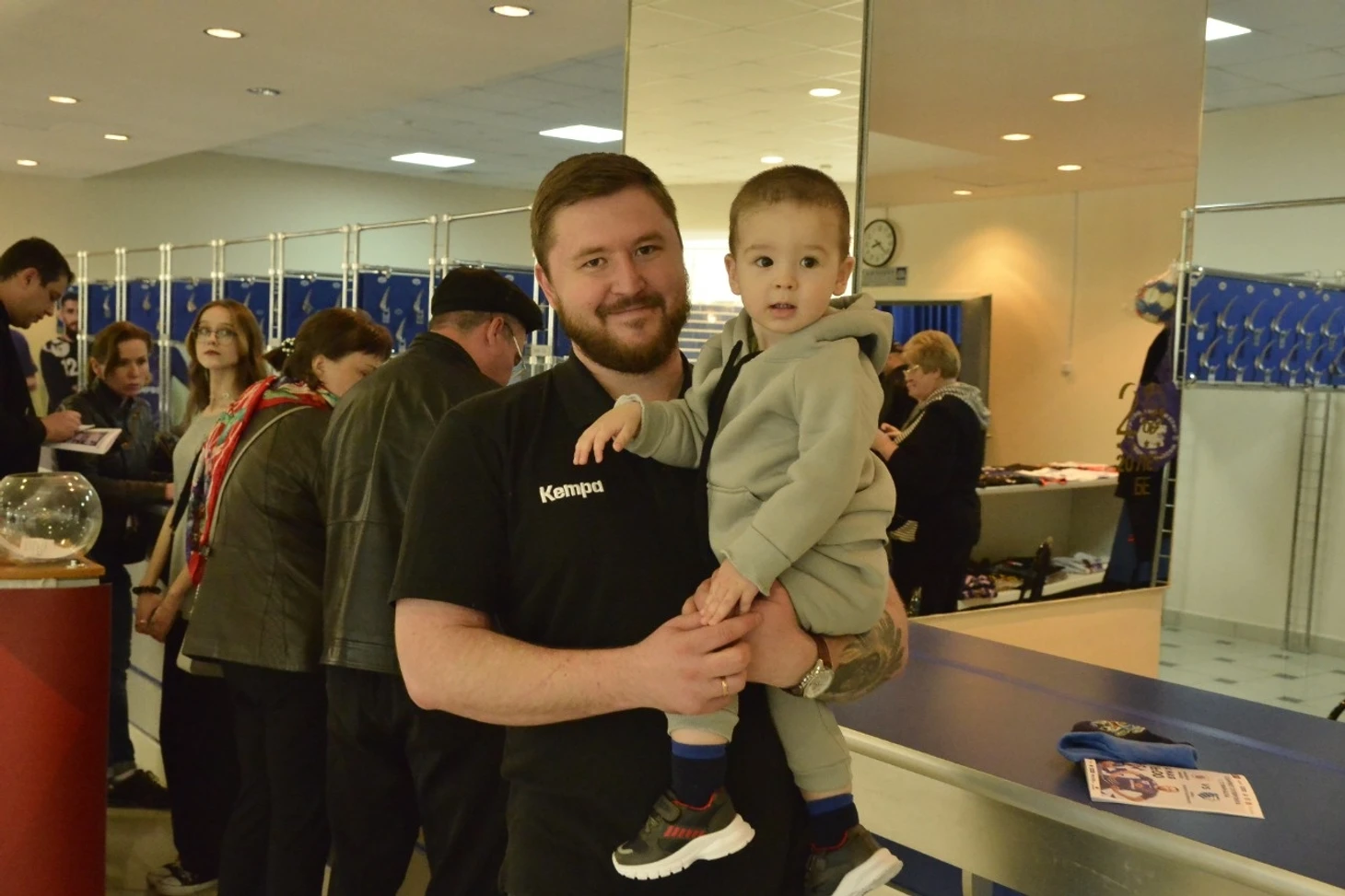 Голоса гандбола. Кирилл Амосов: "Когда Павленко отбил мяч, Артём Гриценко чуть не полетел вниз", изображение №5