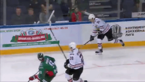 Хоккеист «Амура» забивает «Ак Барсу» из своей зоны. Фантастика!