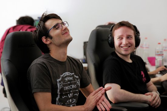 hylissang-and-vizicsacsi-during-a-break.JPG