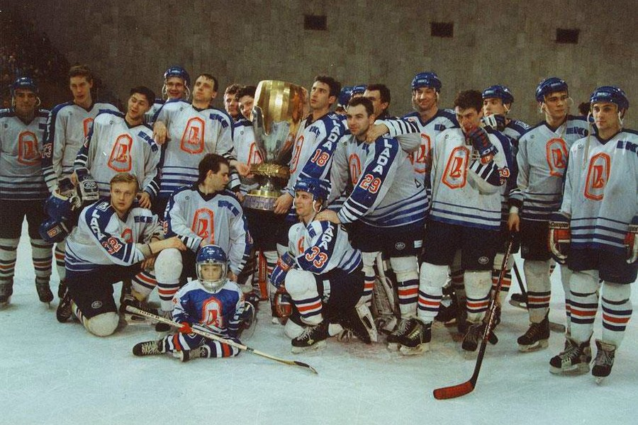 Вспомните все клубы суперлиги после развала СССР. Их было почти полсотни