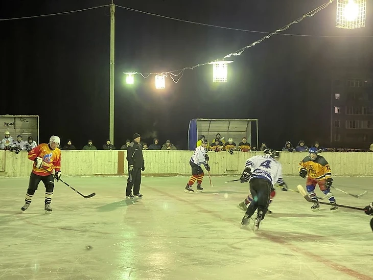 Хоккей в Первомайском