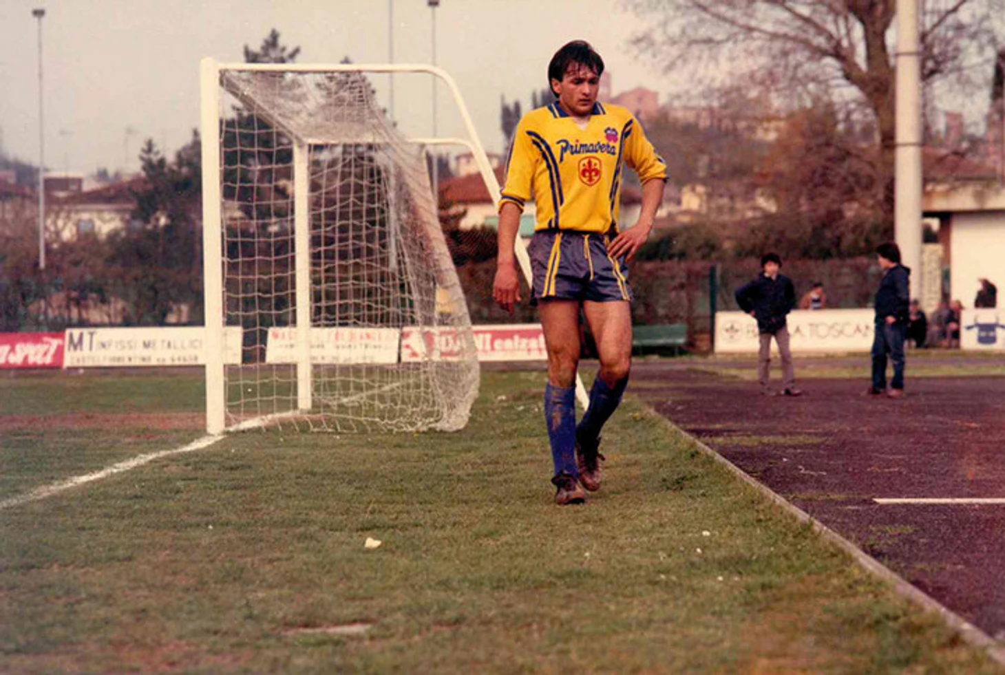 http://www.spallettiluciano.it/wp-content/themes/lucianospalletti/sfondo/calciatore/sf-calciatore-03.jpg