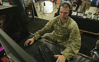Как армия США ищет солдат в киберспорте: миллионы на рекламу, свой шутер, стримы и проблемы с репутацией