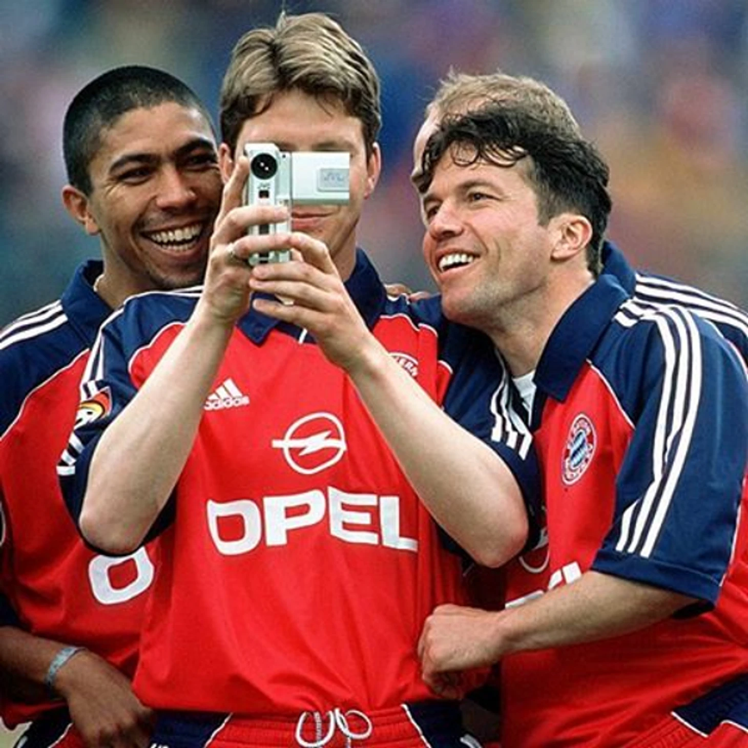 https://photobooth.cdn.sports.ru/preset/post/8/91/44297a1a14e7fabdd043f5c608921.png