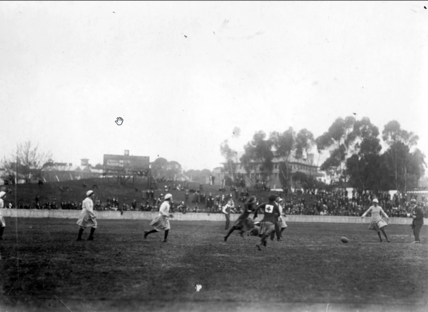 File:Women playing football on Jubilee Oval, Adelaide 21 September 1918.png