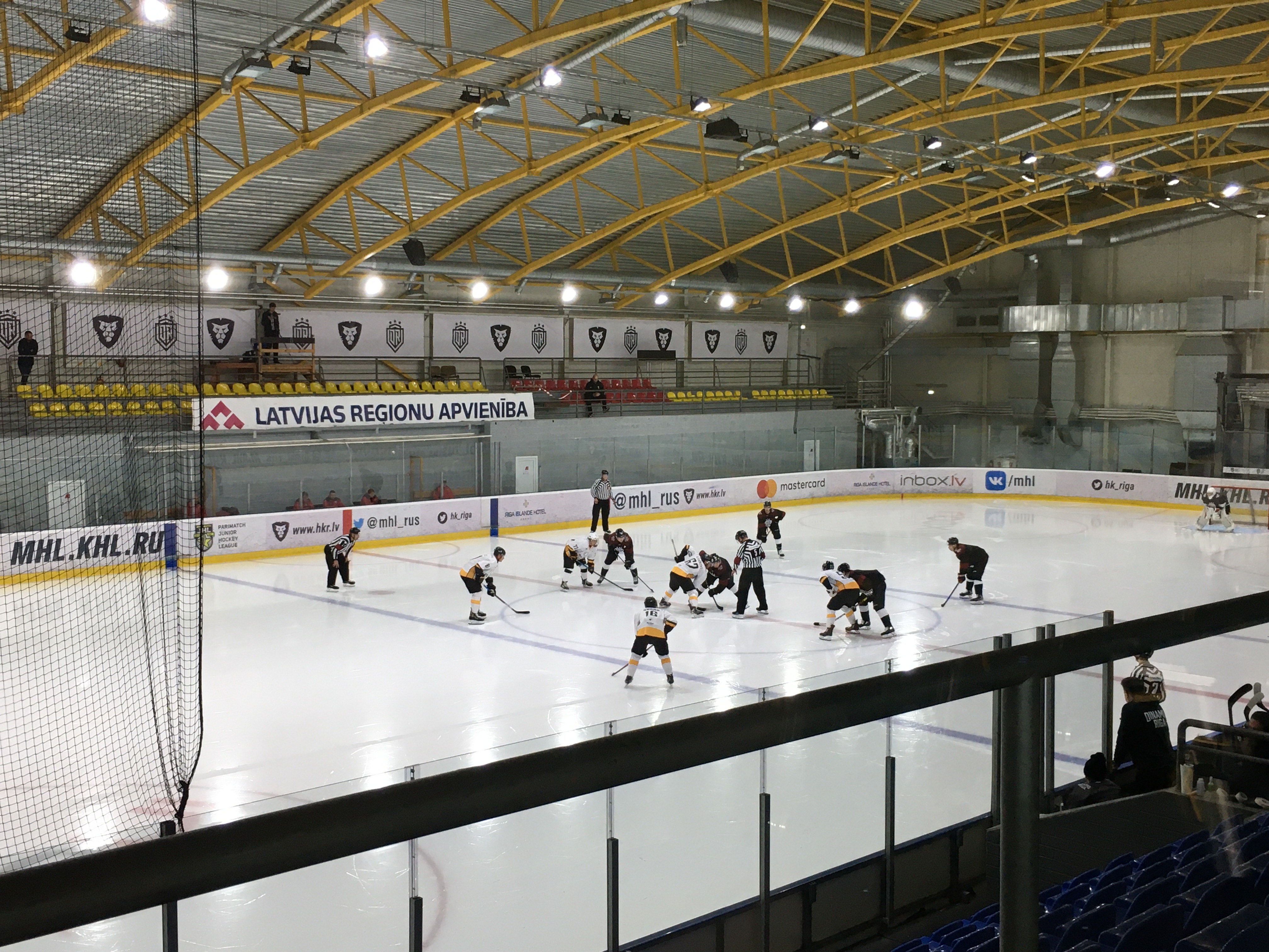 Товарищеский матч против чемпиона Латвийской Хоккейной Лиги. Как «Динамо Рига» готовится к новому сезону КХЛ