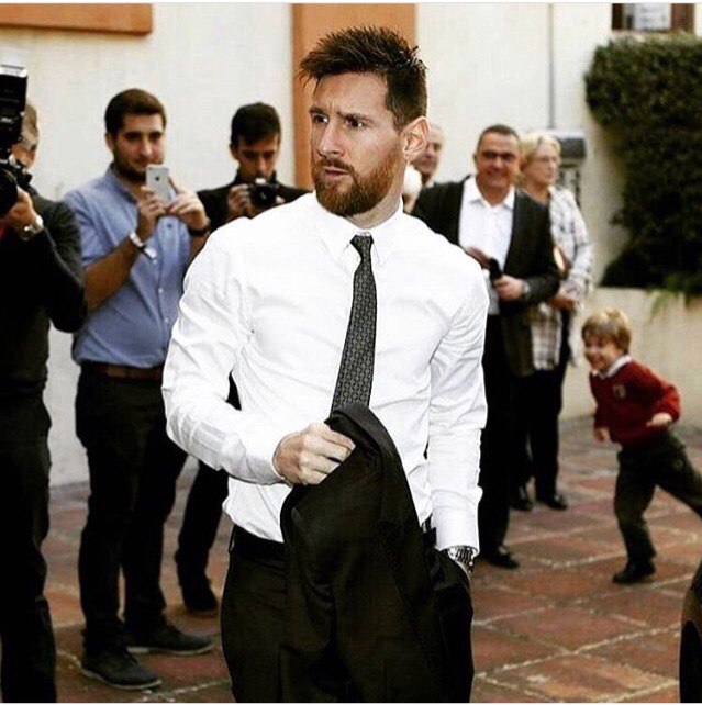  человек в элегантных тонах)