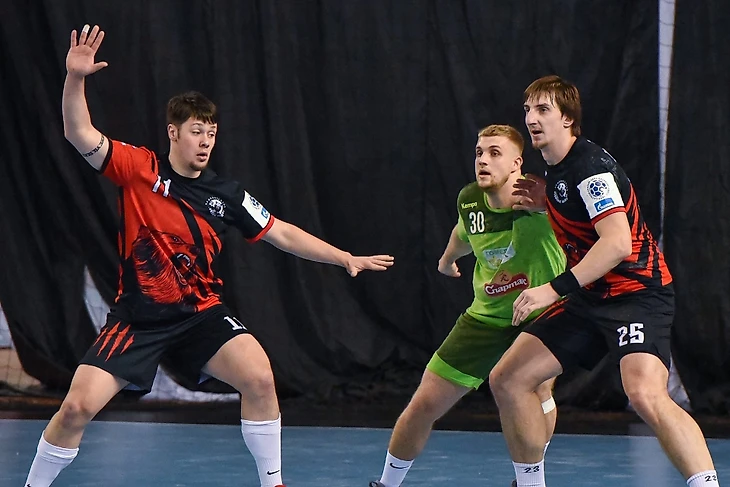 Olimpbet Cуперлига. Виктор Зайцев: "В футболе был вратарём. В гандболе тоже в "рамке" попробовал…", изображение №3