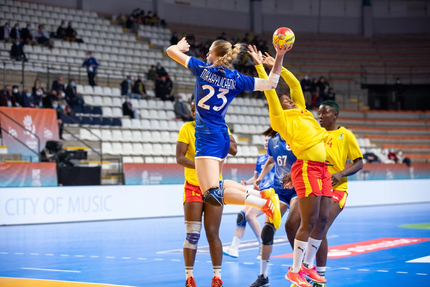 ЧМ-2021. Победный дебют сборной России: нервное напряжение на старте и парад улыбок на финише, изображение №2