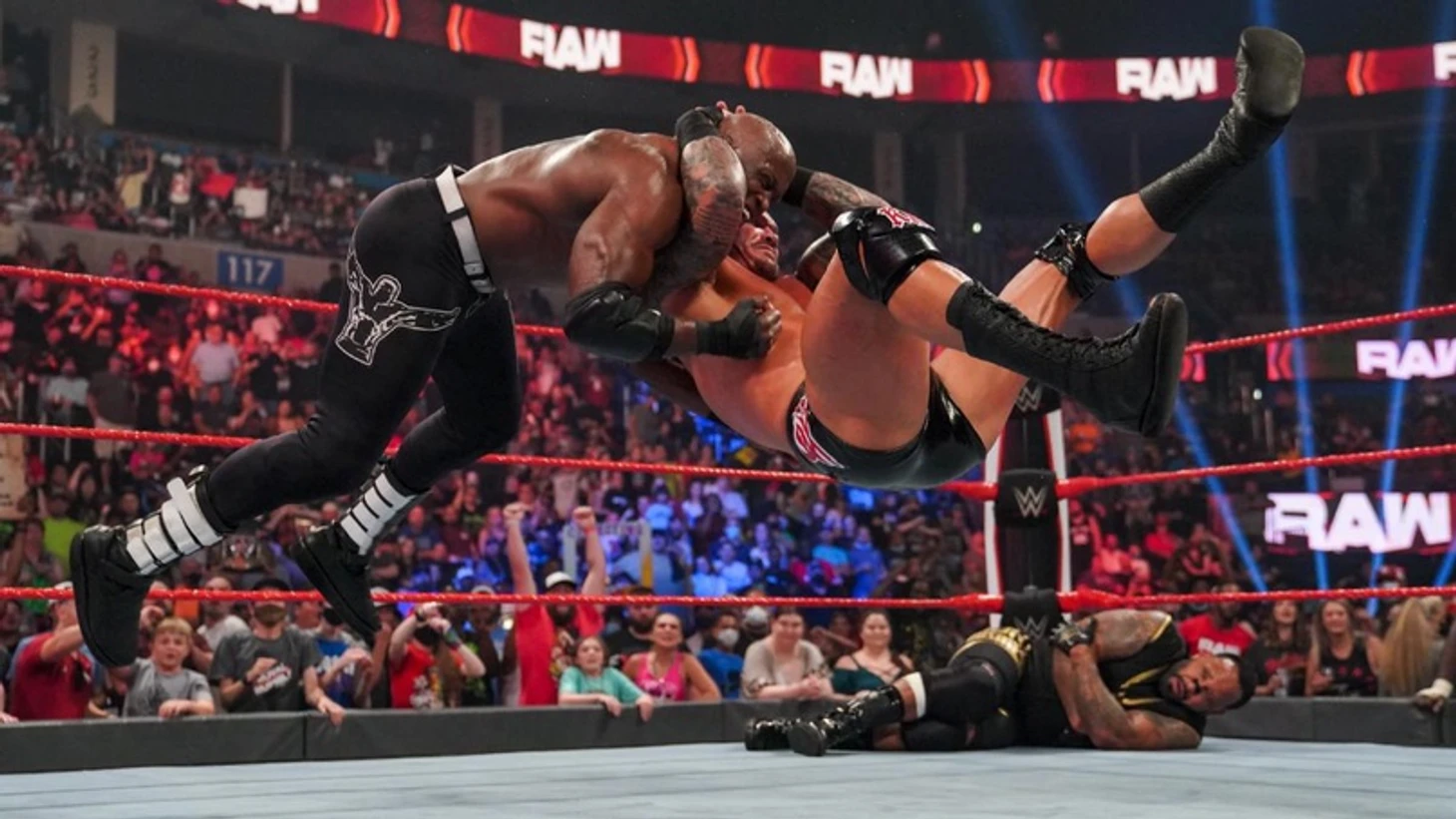 Обзор WWE Monday Night RAW 30.08.2021, изображение №22