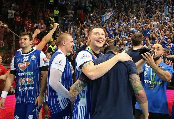 Дмитрий Житников из Сегеда: "Давайте уточню: я разыгрывающий на позиции левого полусреднего", изображение №5