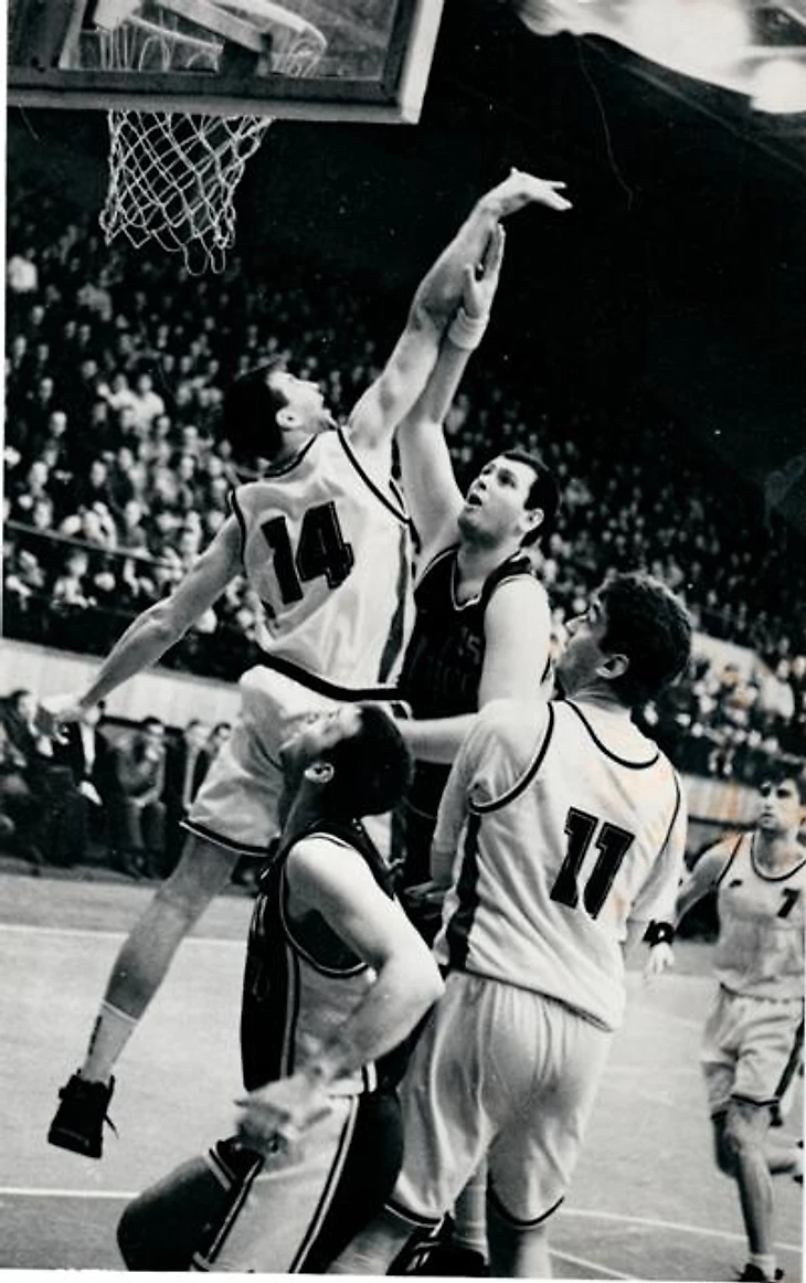 Борис Тихоненко против московских армейцев Игоря Курашова и Андрея Спиридонова